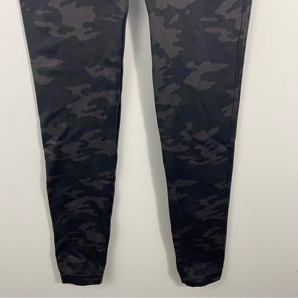 Spanx Look At Me Now Seamless Camo Leggings Size M - L - Picture 10 of 14
